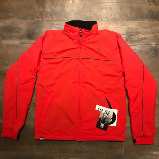 Campera Micro con TPU, impermeable, con polar 200 antipiling.