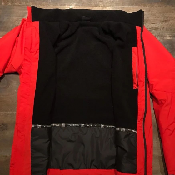Campera Micro con TPU, impermeable, con polar 200 antipiling.